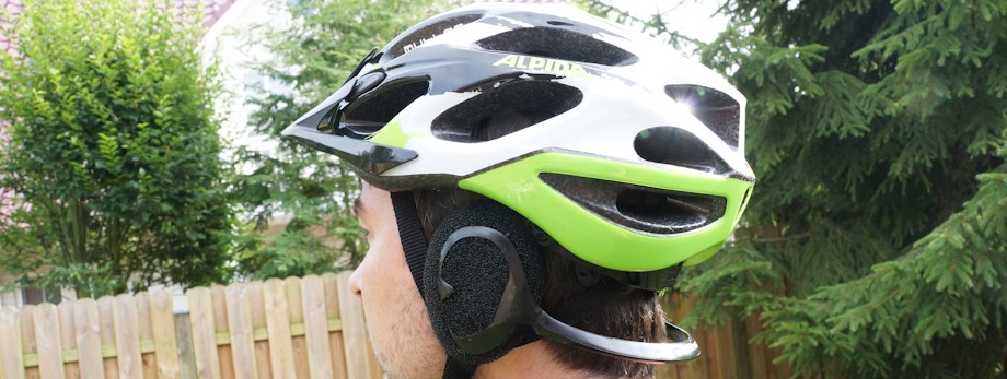 Wind Free with bicycle helmet