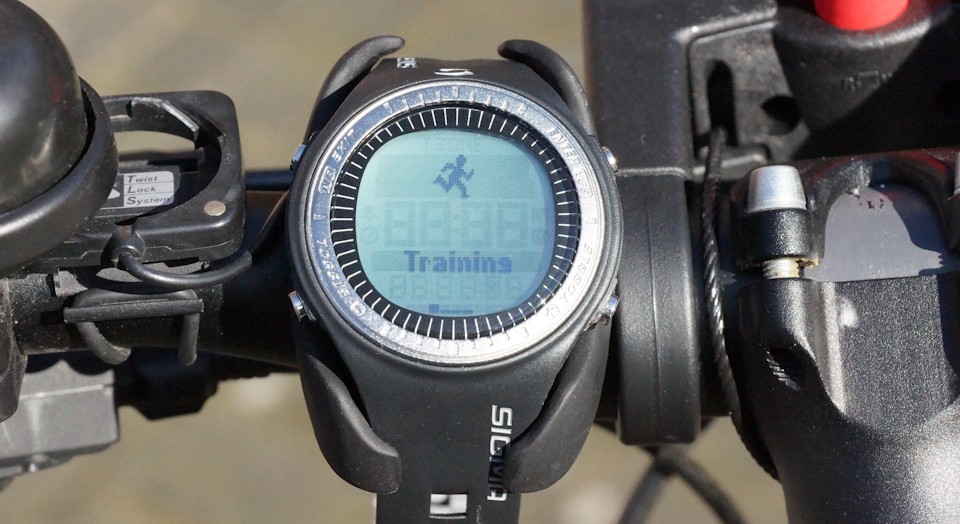 Bicycle handlebar mount heart rate monitor