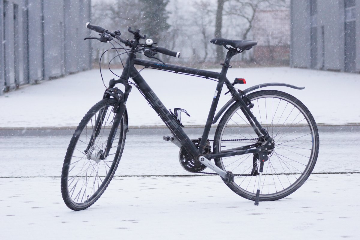 Mit dem Rad zur Arbeit fahren: Welche Kleidung brauchst du zum  Fahrradfahren im Winter? › Diamantrad