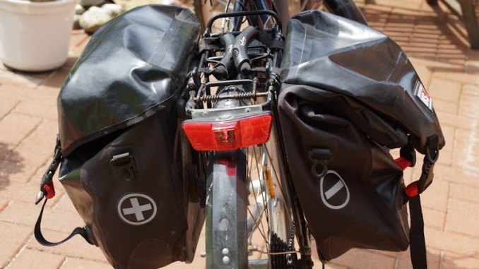 Fahrradtaschen test zwei Gepäckträgertaschen am Fahrrad
