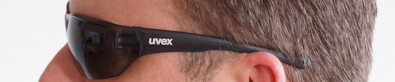 Fahrradbrille von Uvex in der Seitenansicht