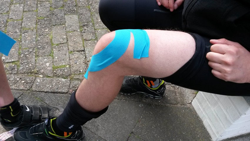 Knie mit Tape