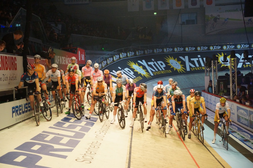 Starter-Eroeffnung-Sixydays-alle-Teams