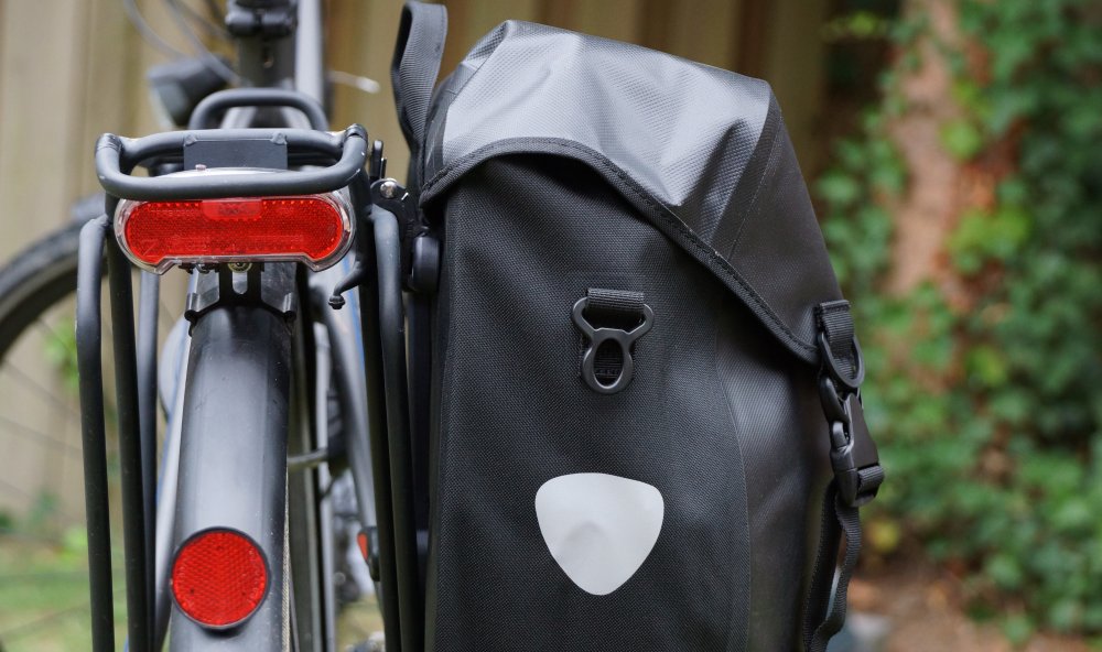 Reflektor an Fahrradtasche