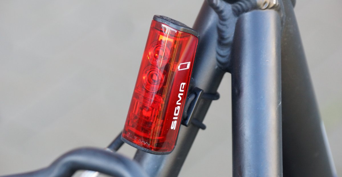 Sigma Blaze Test - Fahrrad Rücklicht mit Bremslichtfunktion