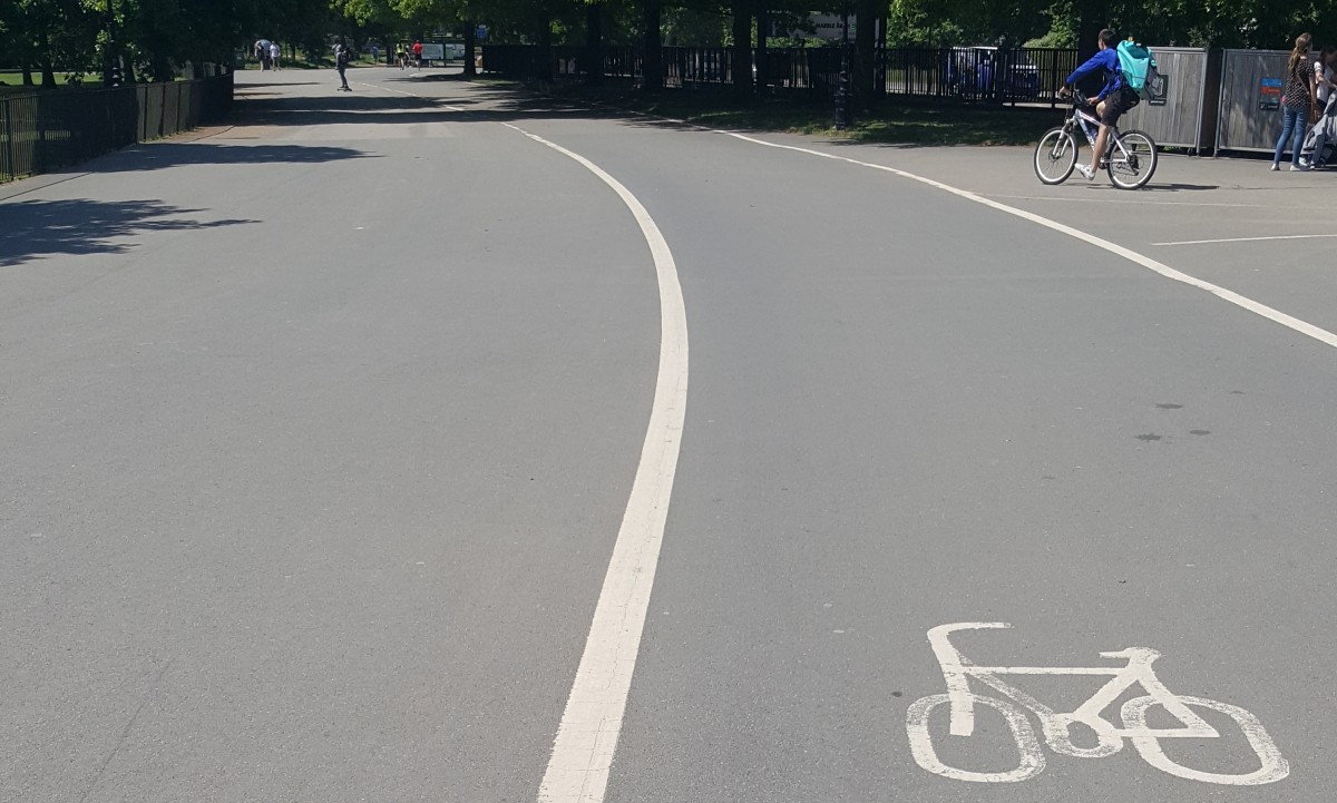 Radweg im Park in London