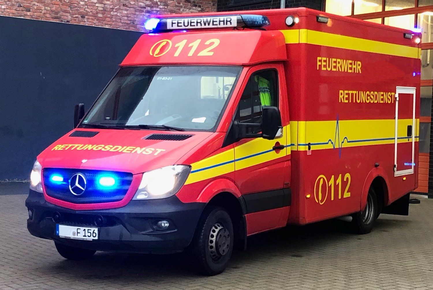 Rettungswagen Unfall Fahrrad Bochum Rettungswagen Unfall Fahrrad
