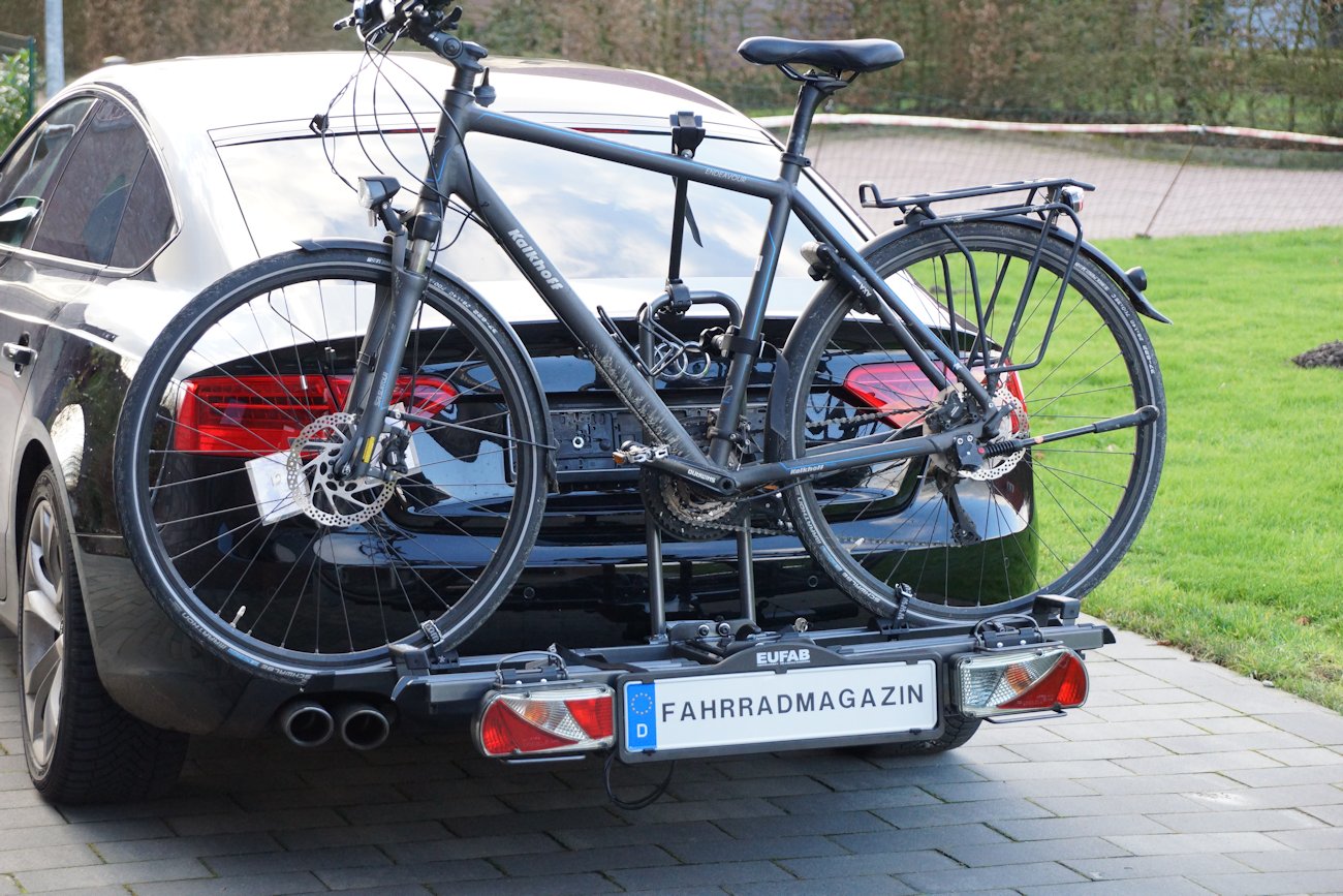 Test: Fahrradträger für die Anhängerkupplung - AUTO BILD