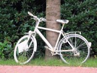 Was ist ein Geisterrad und wie ist die Geschichte hinter den Ghostbikes? Was ist ein Geisterrad und wie ist die Geschichte hinter den Ghostbikes?